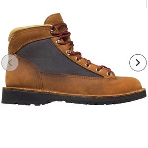 Danner Ridge Boot Size 8, EUC. Genuine Leather.
